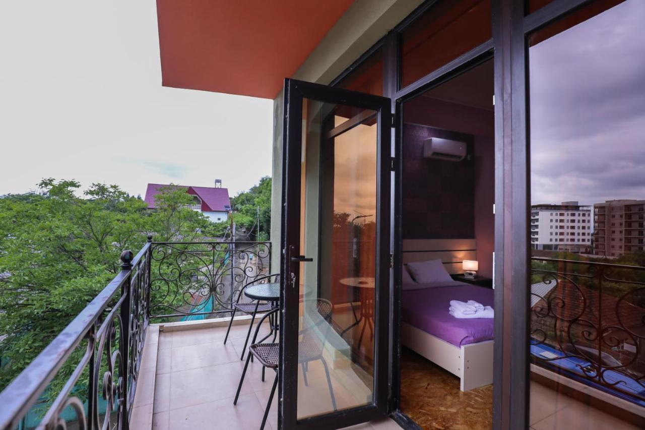 Hotel Sagu Кутаиси Екстериор снимка