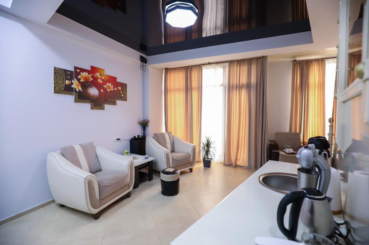 Hotel Sagu Кутаиси Екстериор снимка